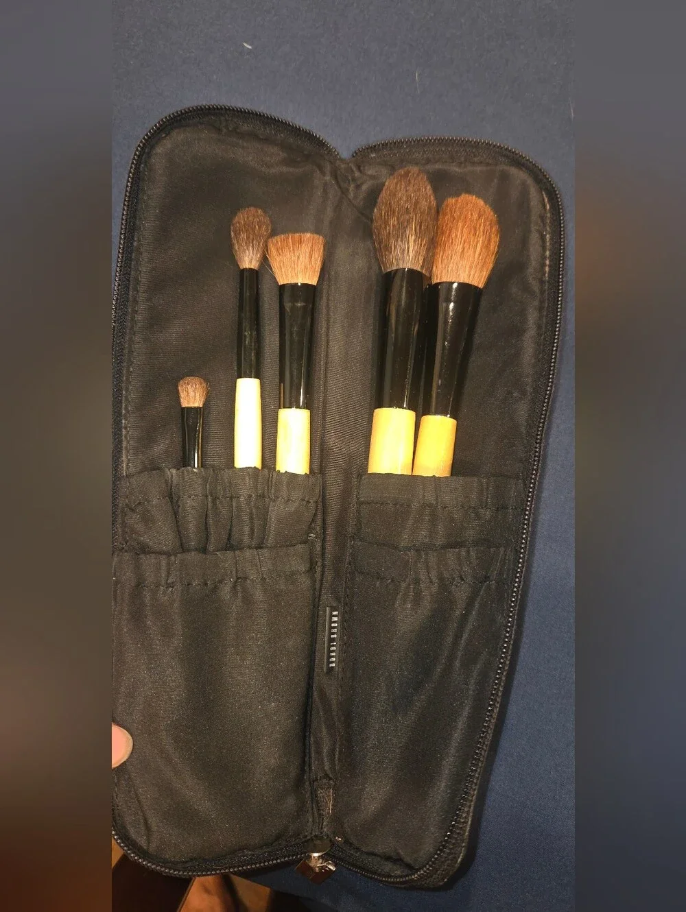 Bobbi Brown Black Brush Pouch & Set of 5 Brushea